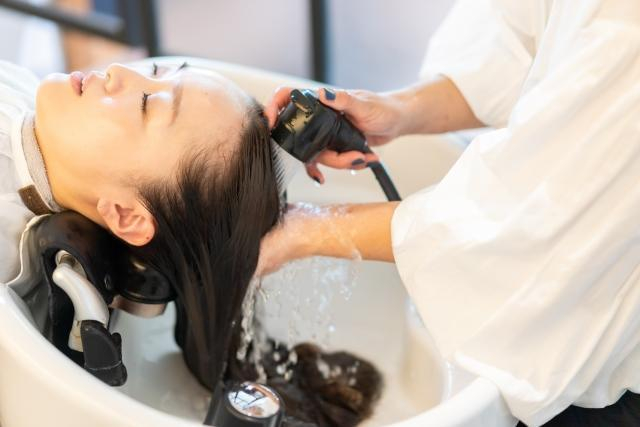 Customers looking for a hair salon in Shibuya,Tokyo.